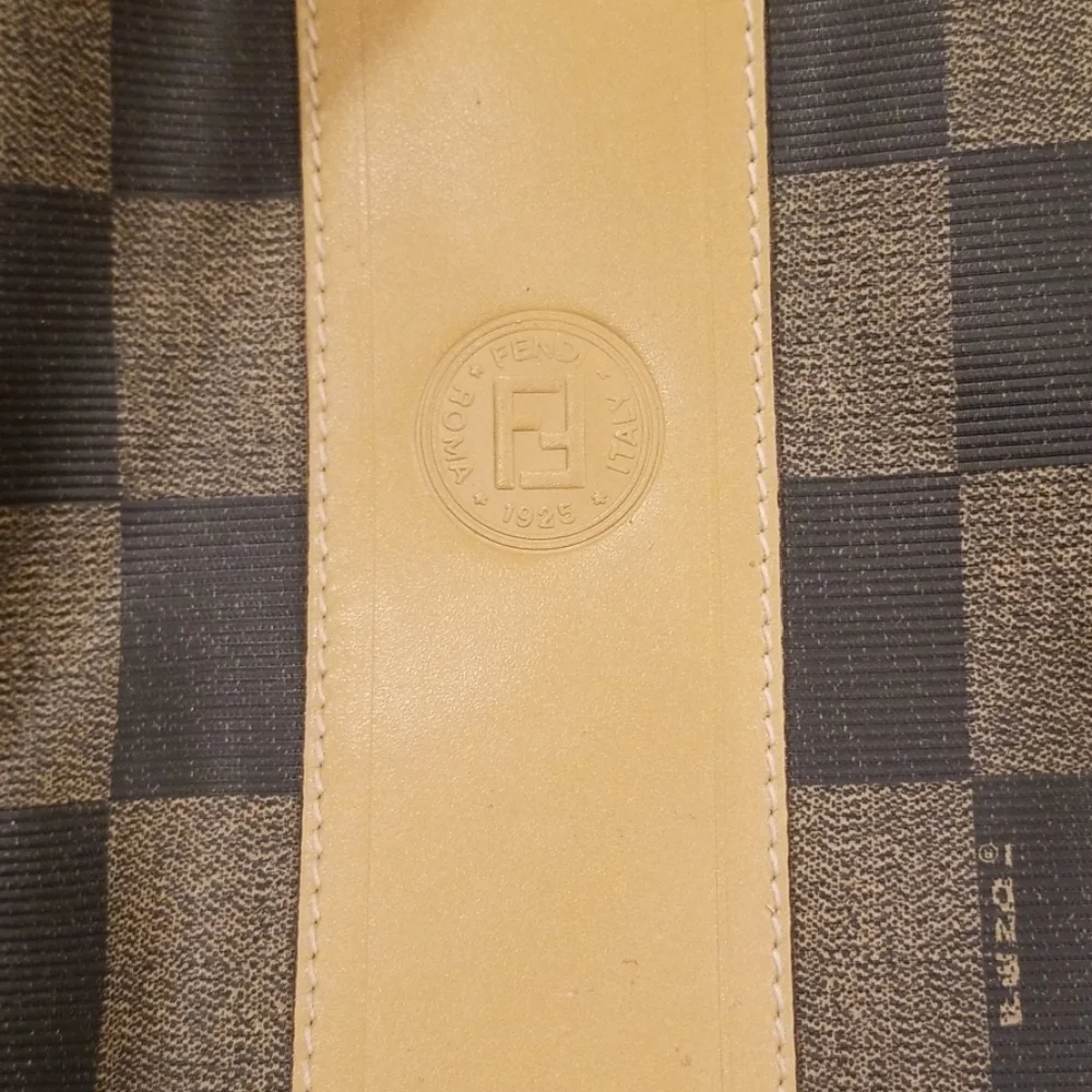 💖HOST PICK💖 Vintage Fendi Bucket Bag - Picture 3 of 8